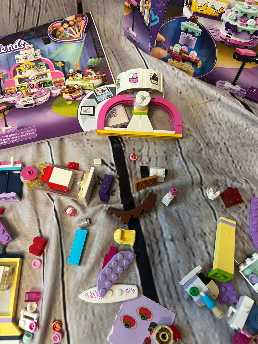 LEGO Friends 41393 & 41427 Sets Mixed Lot Instructions Box Pieces Minifigure